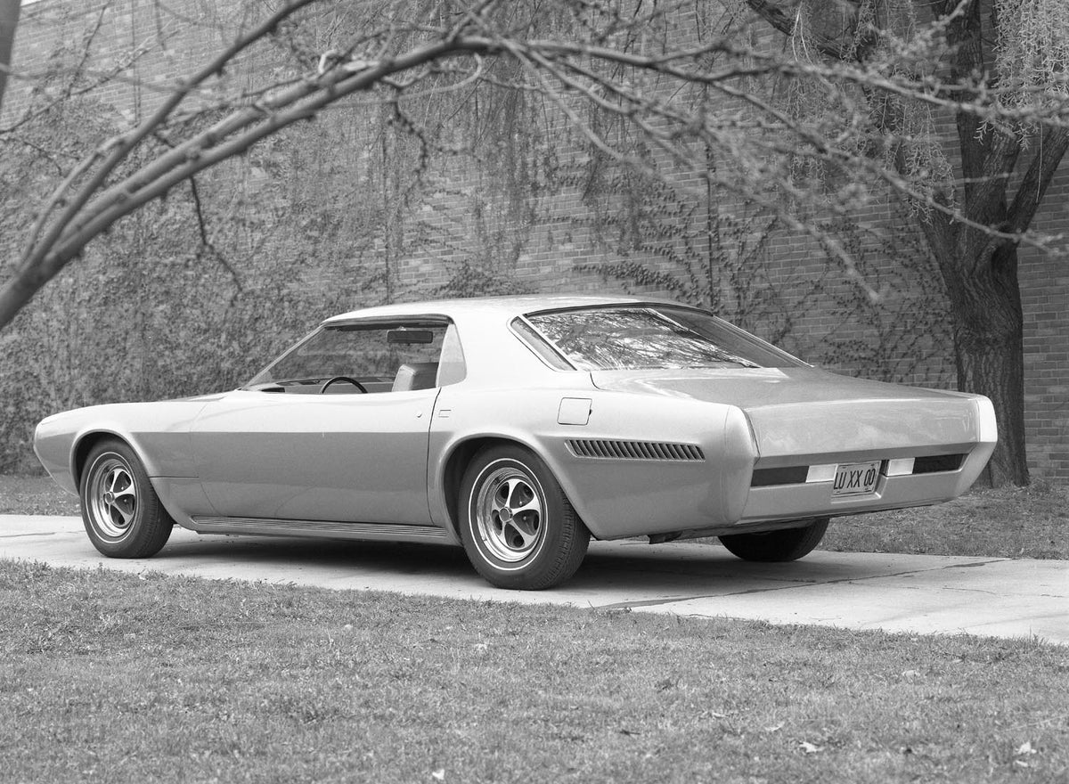 Ford Motor Company archival image documenting 1968 Mercury Luxury XX concept car.
