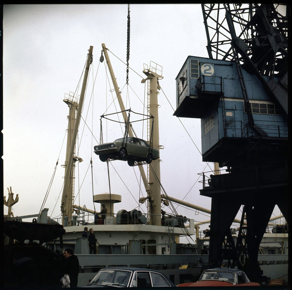 1970 Ford Dagenham Plant loading Cortinas 0401-8049