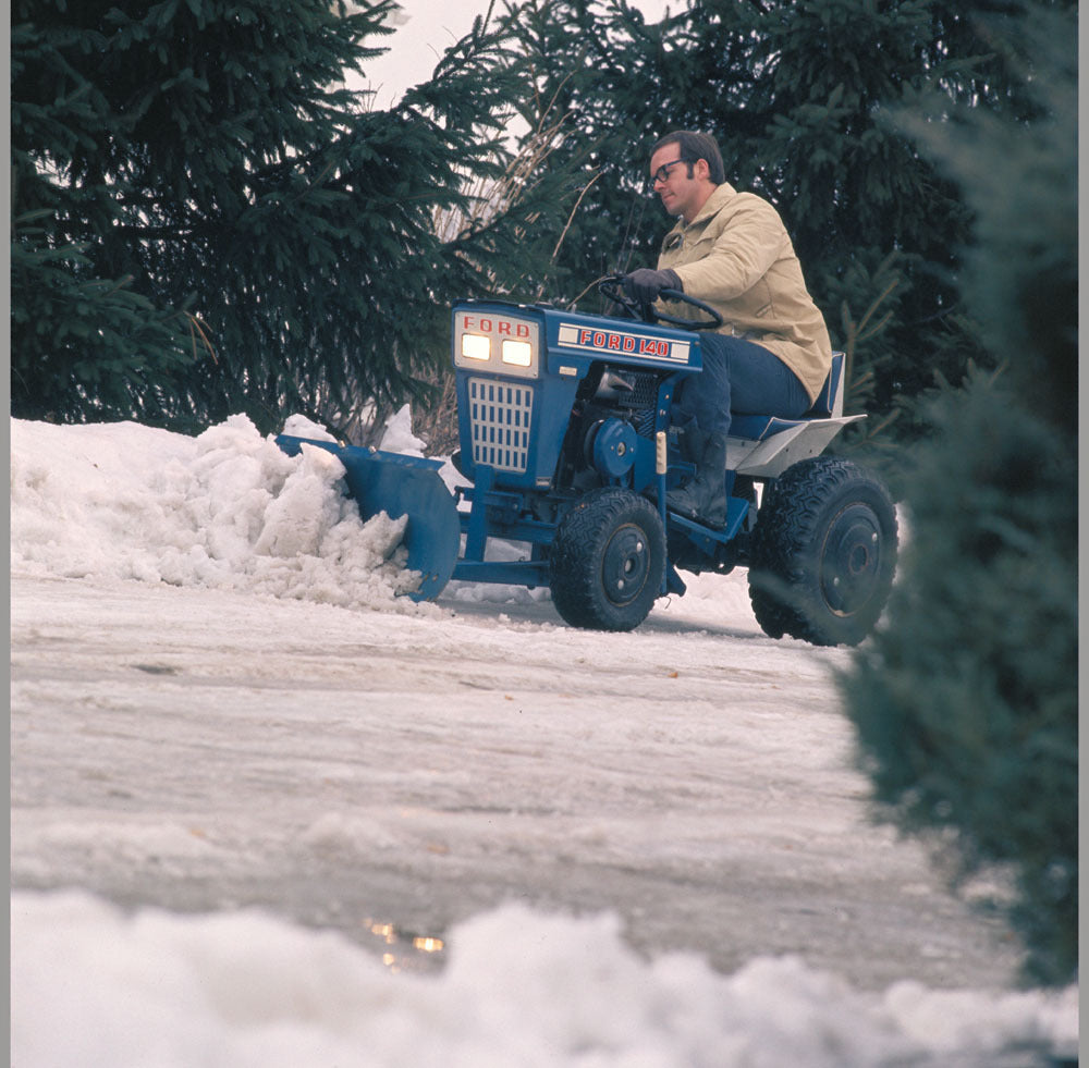 1970 Ford lawn and garden tractor 0401-8051