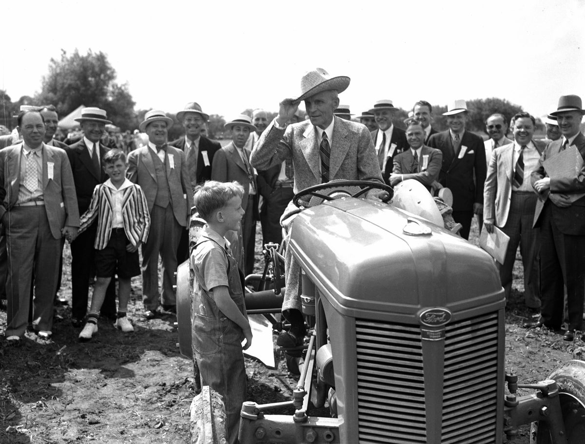 1937 Ford tractor demo Henry Ford Harry Ferguson