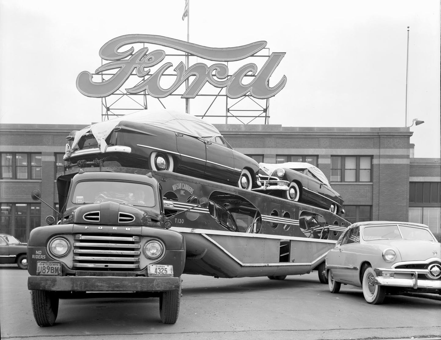 1950 Ford Transport Truck and Cars 0402-4526