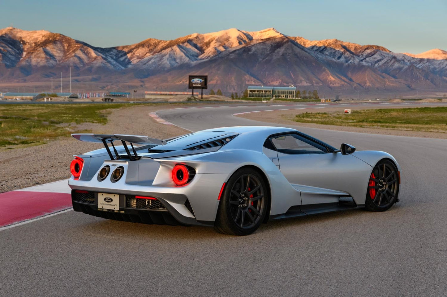 2018 Ford GT Art Poster 0404-3471