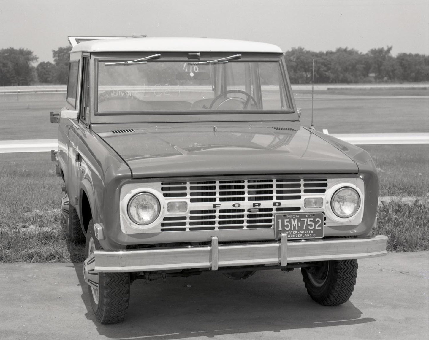 Ford Bronco 0404-5271