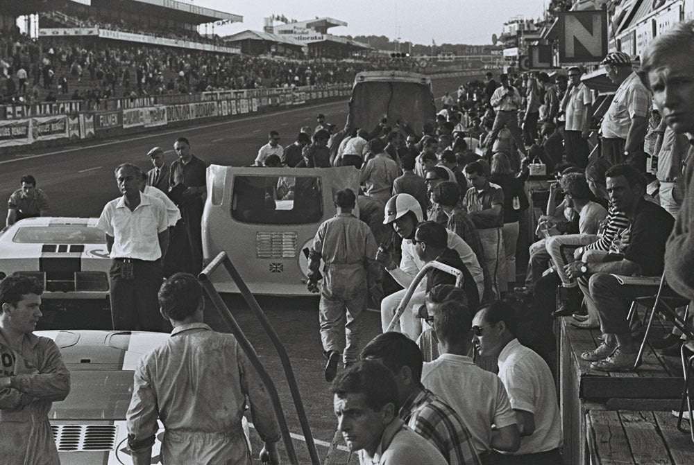 1966 Le Mans - Le Mans (Pit Photo) 0999-0010