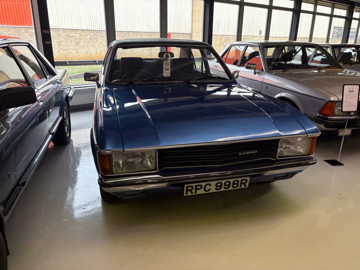 This archival image documents the 1977 Ford Granada Mk I 3L GL and is preserved in the Ford Heritage Vault as part of Ford Motor Company's historic photographic archive. Free for personal, non-commercial use. Ford Heritage Vault reference AR-2024-...
