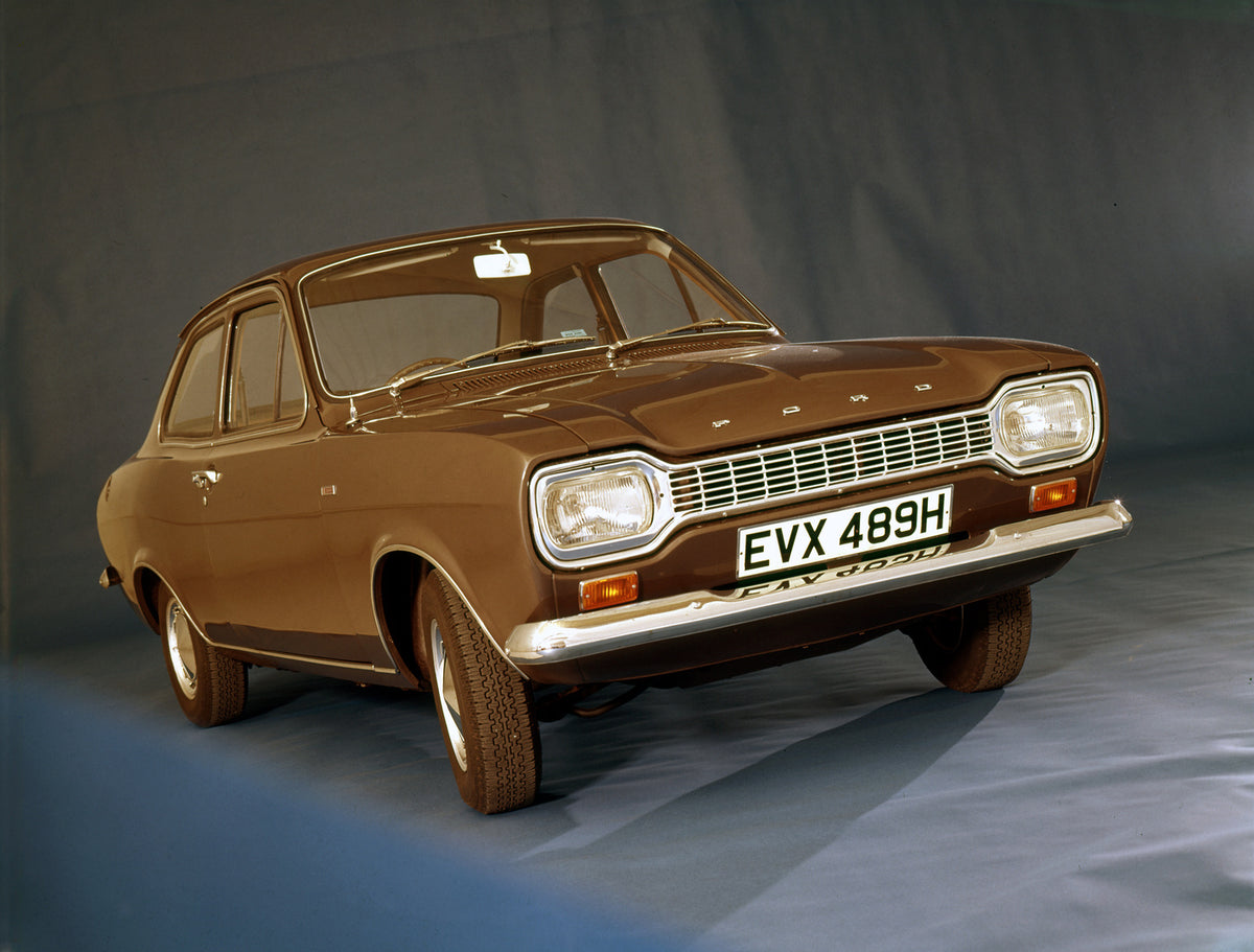 This archival image documents the 1970 Ford Escort Mark I Super 2 Door in studio and is preserved in the Ford Heritage Vault as part of Ford Motor Company's historic photographic archive. Free for personal, non-commercial use. Ford Heritage Vault ...