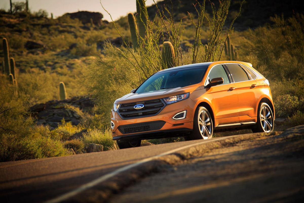 This archival image documents the 2015 Ford Edge scenic road and is preserved in the Ford Heritage Vault as part of Ford Motor Company's historic photographic archive. Free for personal, non-commercial use. Ford Heritage Vault reference AR-2008-8....