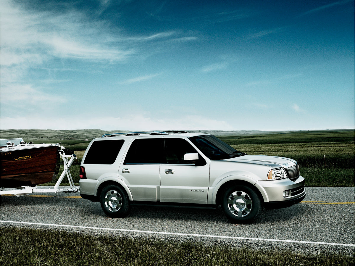 This archival image documents the 2006 Lincoln Navigator and is preserved in the Ford Heritage Vault as part of Ford Motor Company's historic photographic archive. Free for personal, non-commercial use. Ford Heritage Vault reference AR-2008-8.1.1....