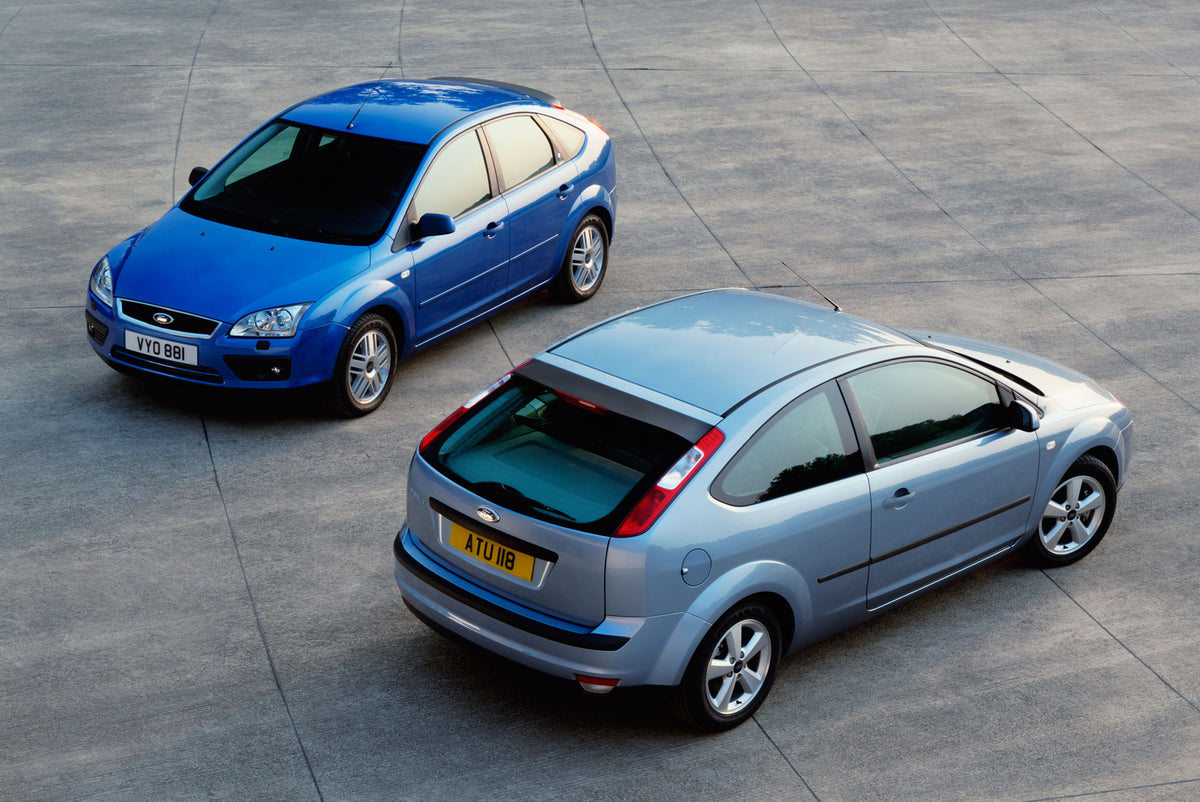 This archival image documents the 2000 Ford Focus Mark I 3 and 5 Door MS386317 and is preserved in the Ford Heritage Vault as part of Ford Motor Company's historic photographic archive. Free for personal, non-commercial use. Ford Heritage Vault re...