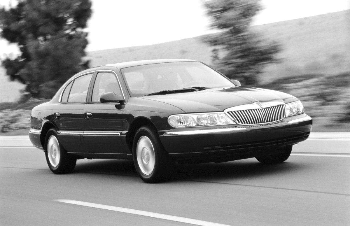 This archival image documents the 2000 Lincoln Continental and is preserved in the Ford Heritage Vault as part of Ford Motor Company's historic photographic archive. Free for personal, non-commercial use. Ford Heritage Vault reference AR-2008-8.1....