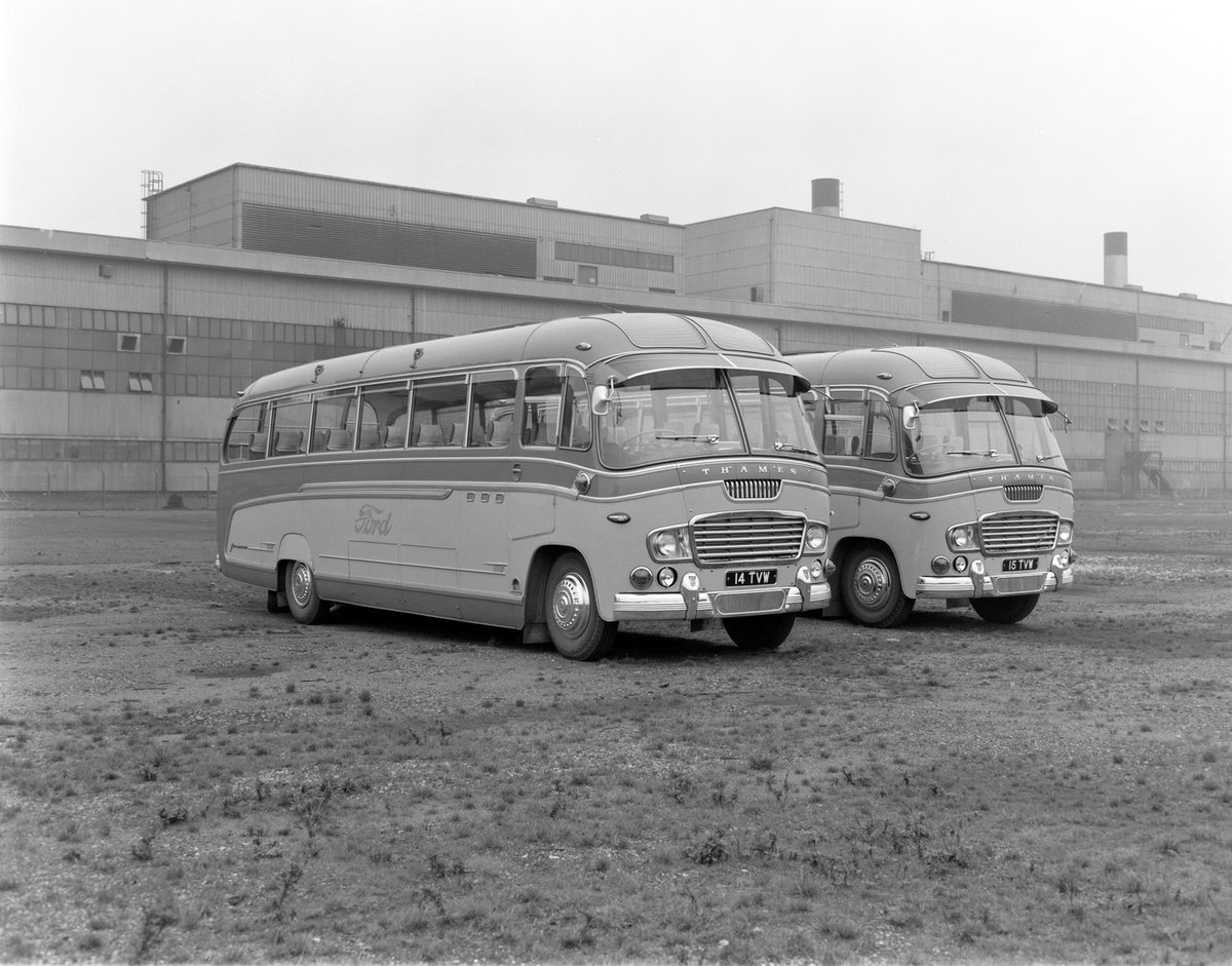 This archival image documents the 1960 Ford Thames coaches used by Ford Motor Company England Ltd and is preserved in the Ford Heritage Vault as part of Ford Motor Company's historic photographic archive. Free for personal, non-commercial use. For...