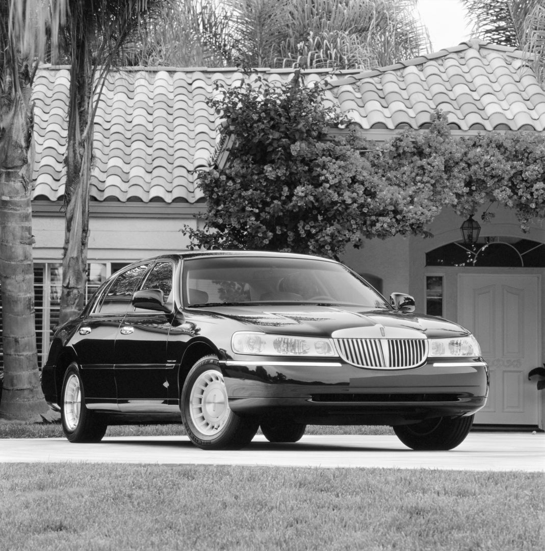 This archival image documents the 2000 Lincoln Town Car and is preserved in the Ford Heritage Vault as part of Ford Motor Company's historic photographic archive. Free for personal, non-commercial use. Ford Heritage Vault reference AR-2008-8.1.1.2...