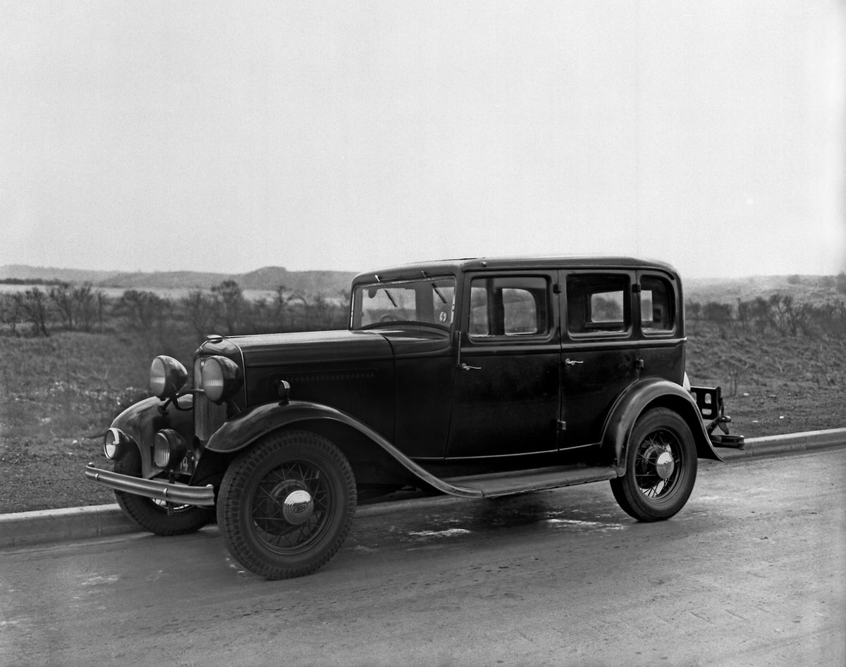 This archival image documents the 1932 Ford Model B at Dagenham Plant and is preserved in the Ford Heritage Vault as part of Ford Motor Company's historic photographic archive. Free for personal, non-commercial use. Ford Heritage Vault reference A...