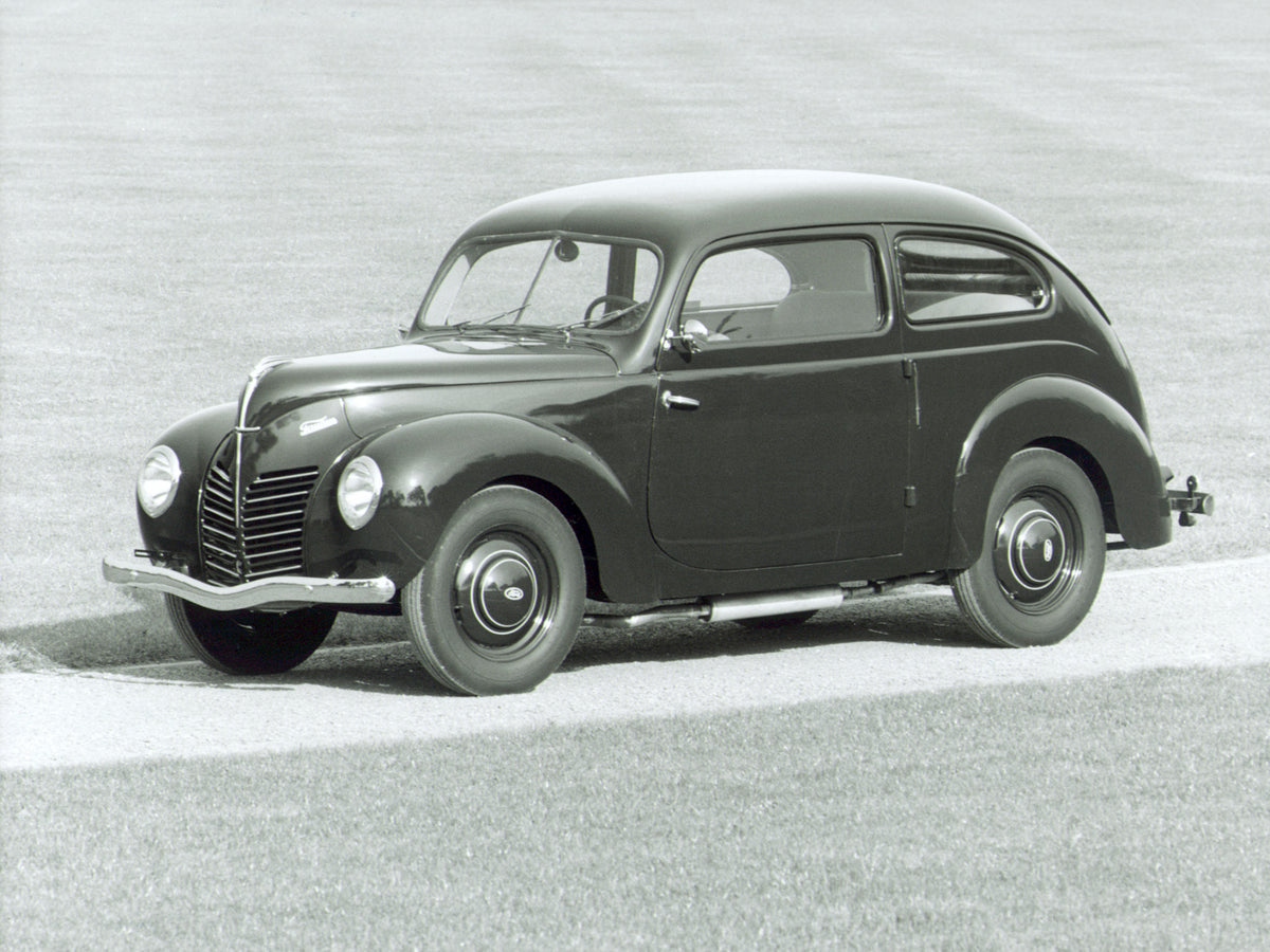 This archival image documents the 1939 Ford Taunus G93A on scenic road and is preserved in the Ford Heritage Vault as part of Ford Motor Company's historic photographic archive. Free for personal, non-commercial use. Ford Heritage Vault reference ...