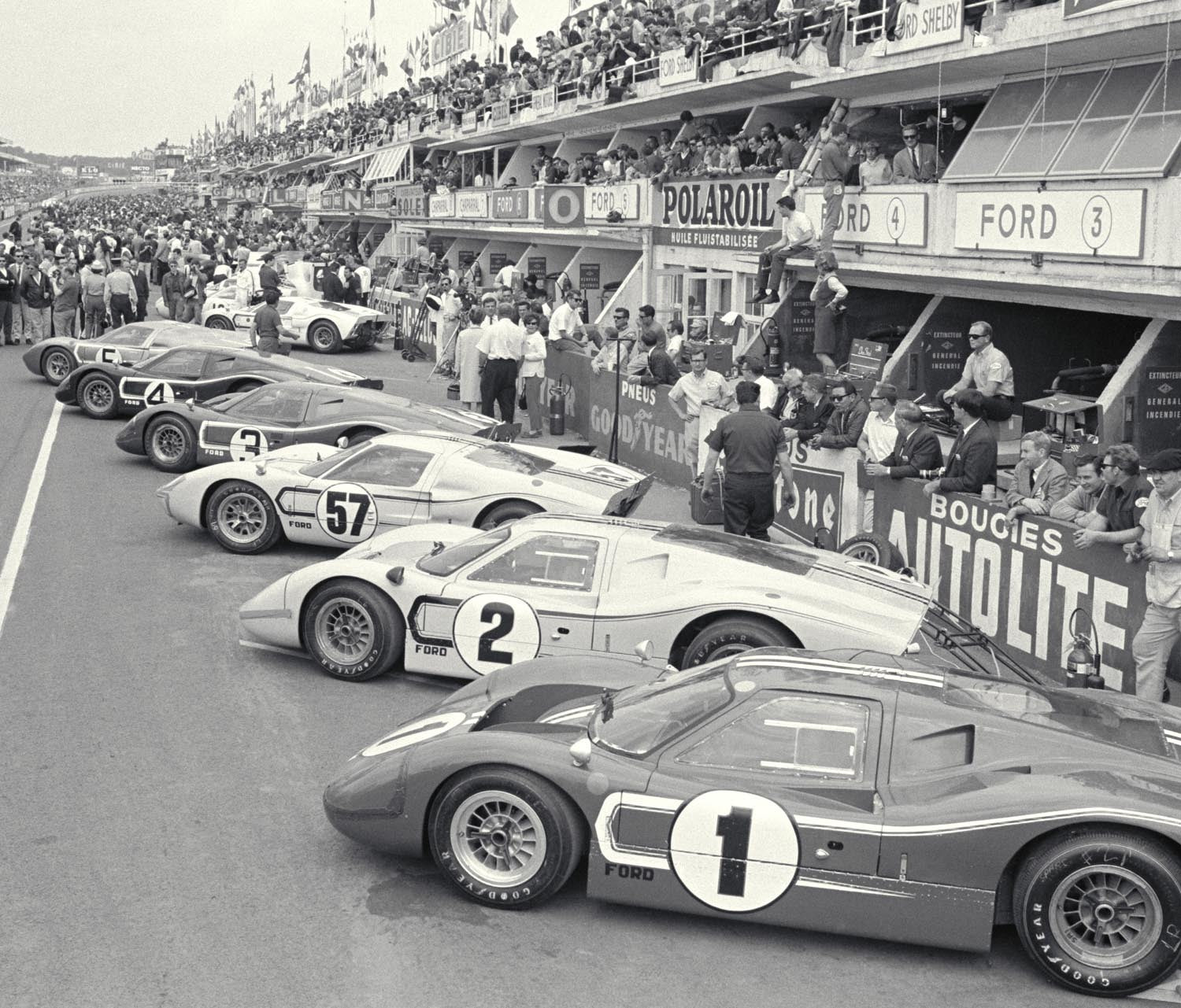 1970 Driver Tony Rainero on the starting line NHRA Drag Meet in Indianapolis, Indiana Neg 152133-227 0001-4708