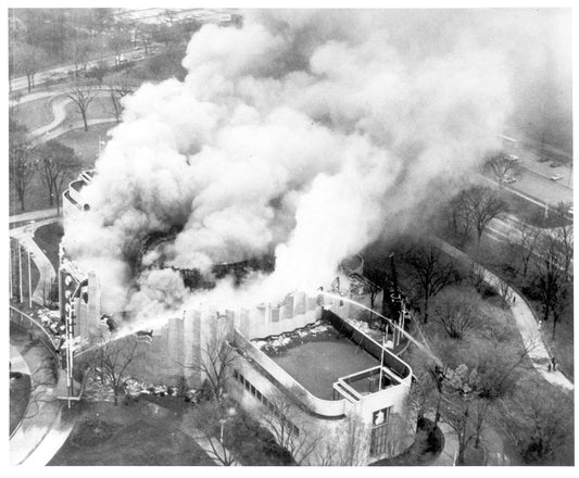 1962 Ford Rotunda Fire 0001-7577