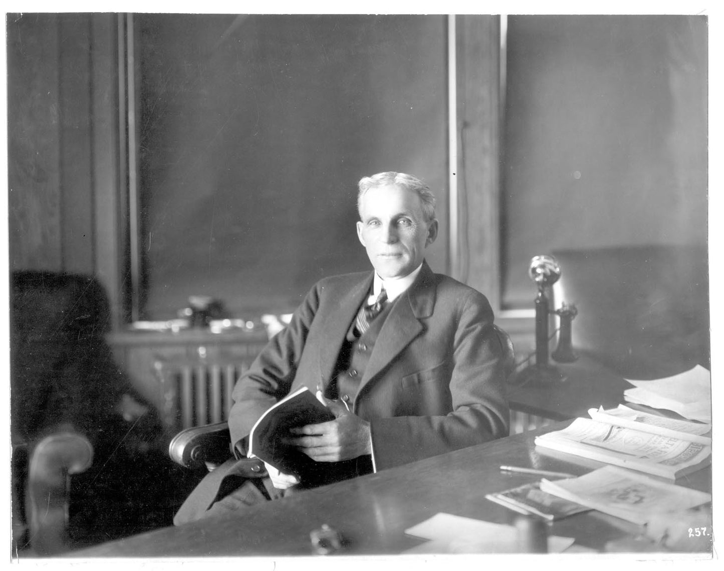 Henry Ford 0001-7607