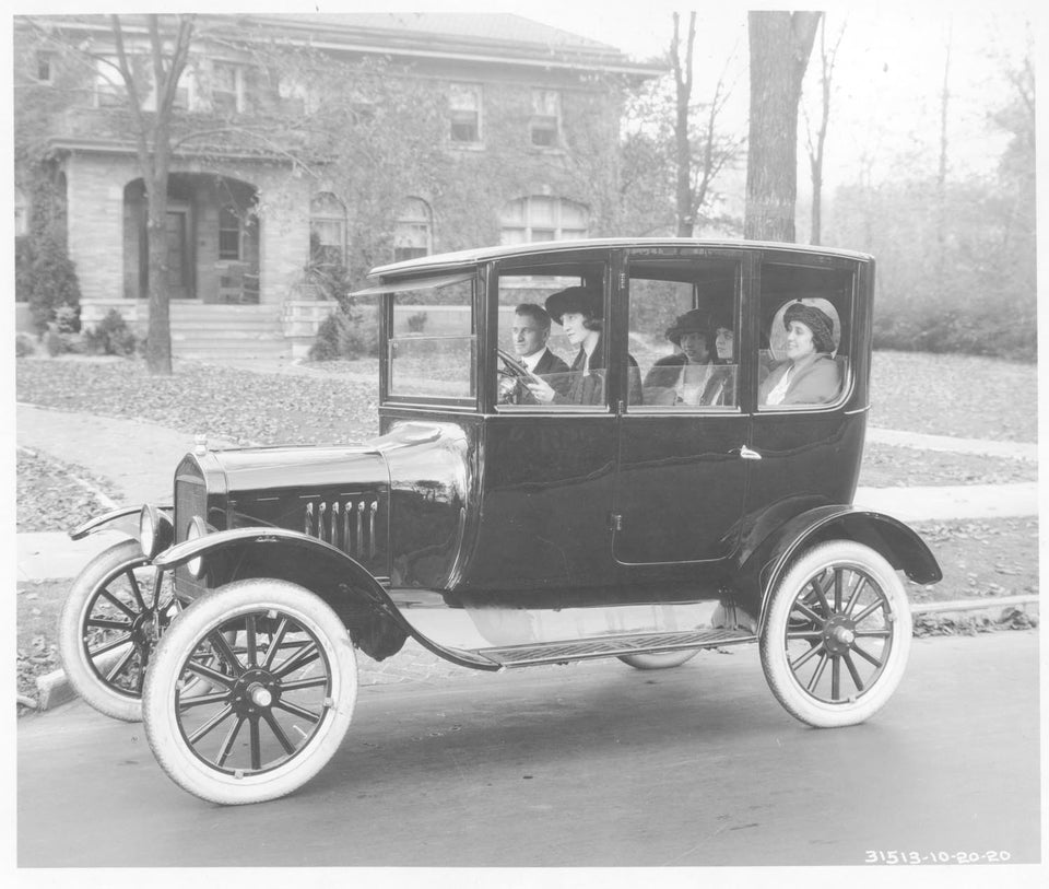 1920 Mode T Sedan 0001-7639