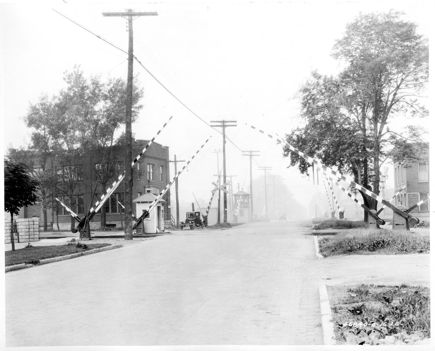 RailroadCrossing 1926 0001-7723