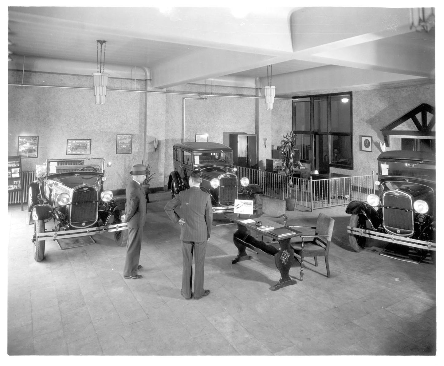 FordShowroom 1931 0001-7816