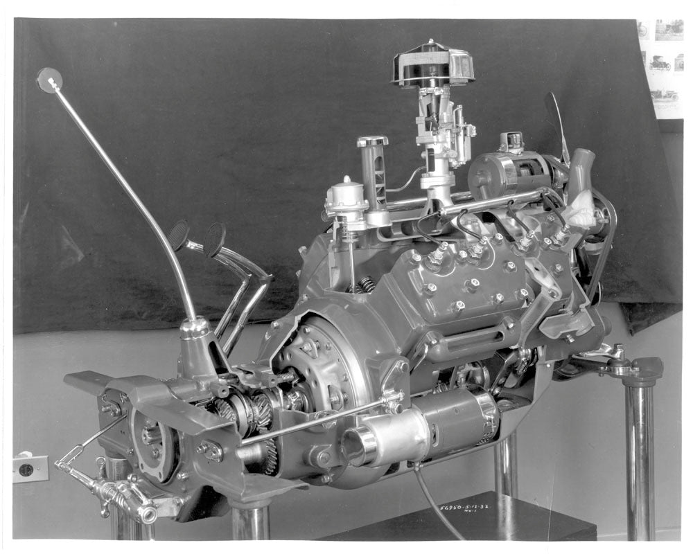  V8EngineCutaway 1932  0001-7841