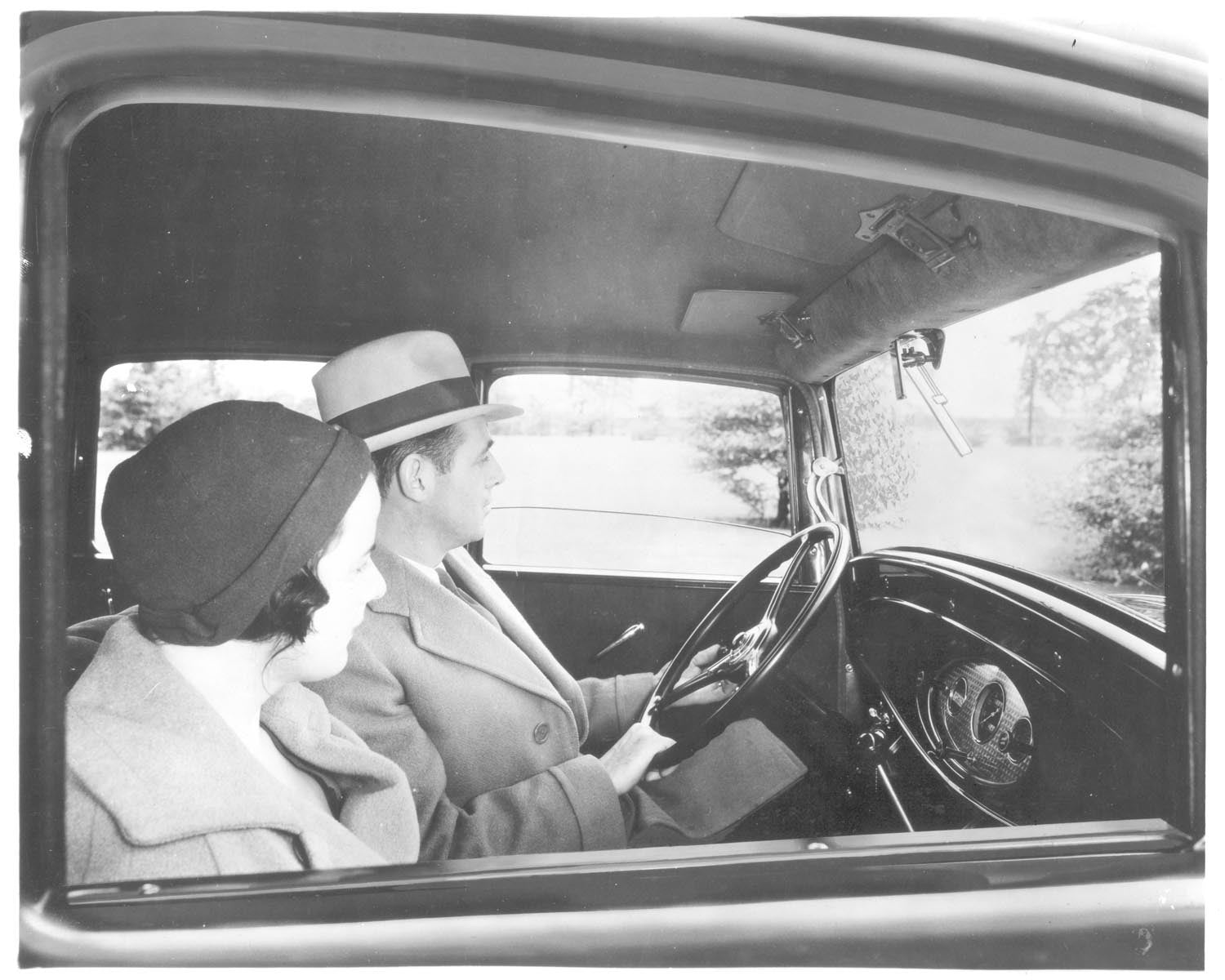 FordV8Interior 1932 0001-7849