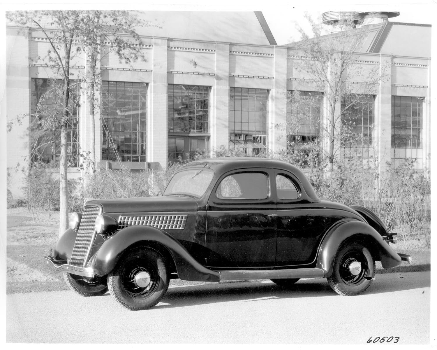 FordV8Coup1935 0001-7906