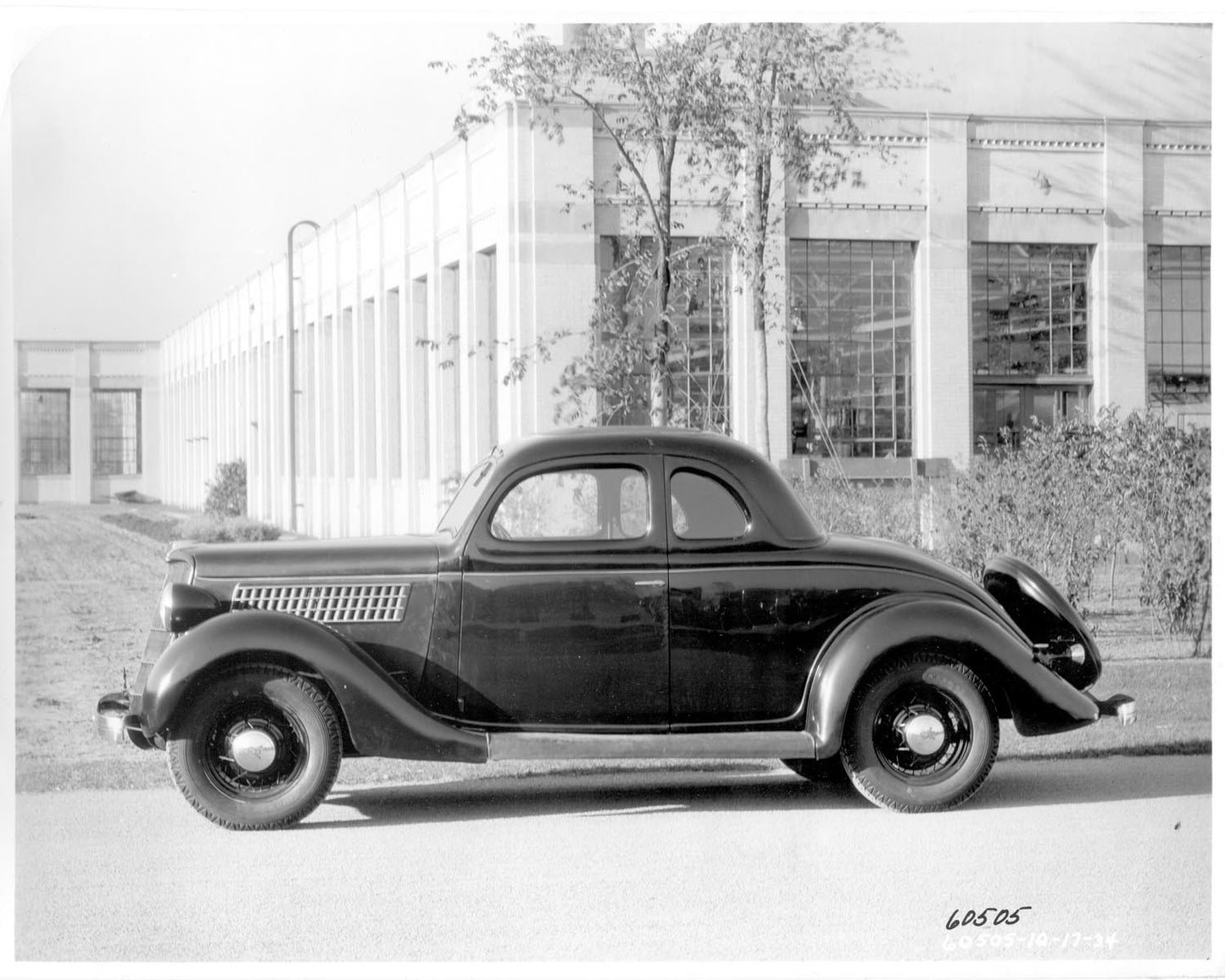 FordV8Coup1935 0001-7908