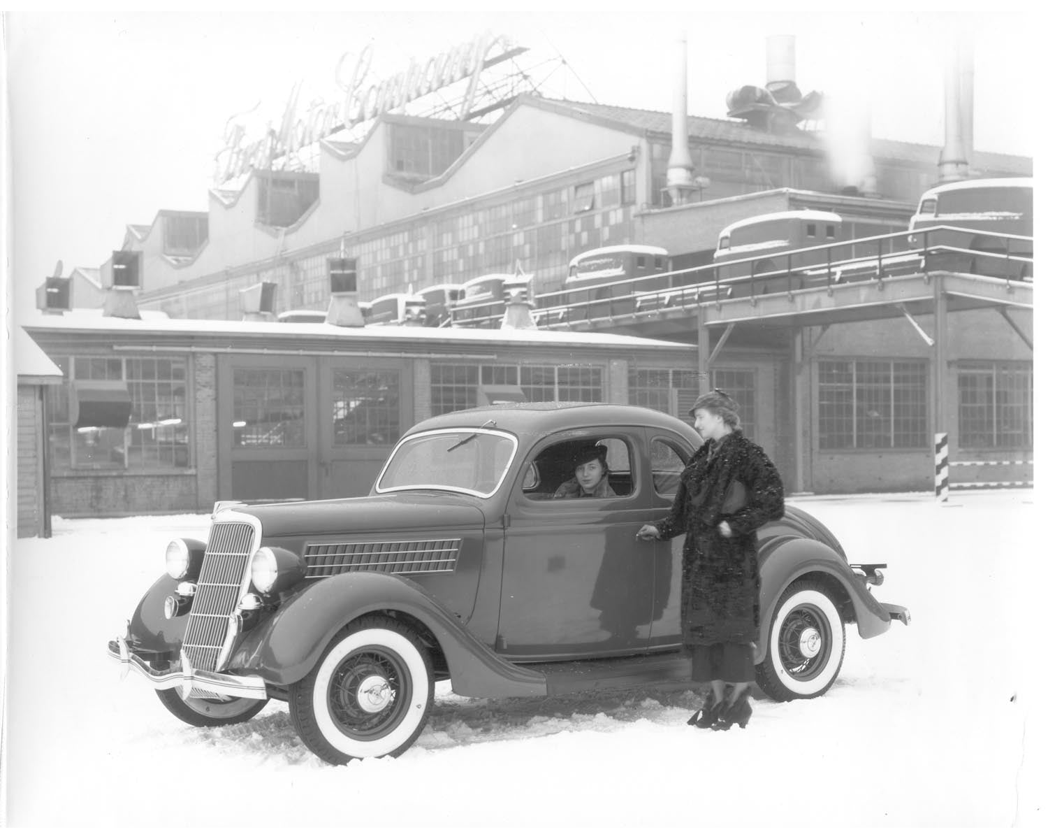 FordV8Coup1935 0001-7916
