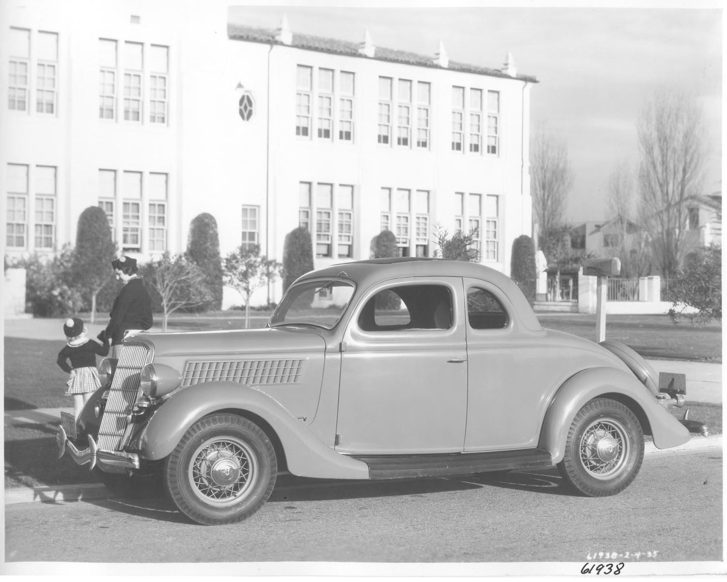 FordV8Coup1935 0001-7919