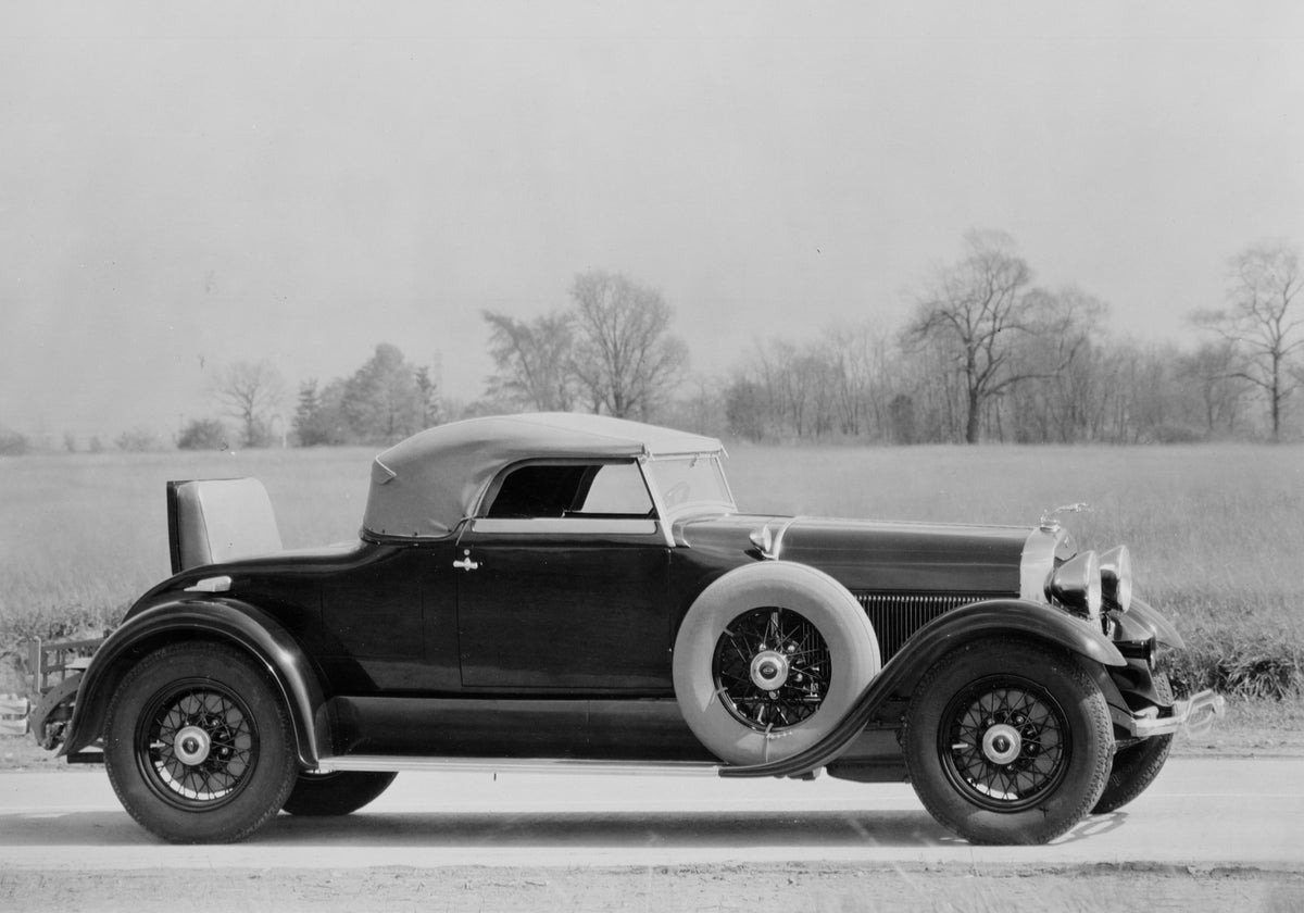 1933 Lincoln Model K Brunn Convertible Victoria 0033-0002