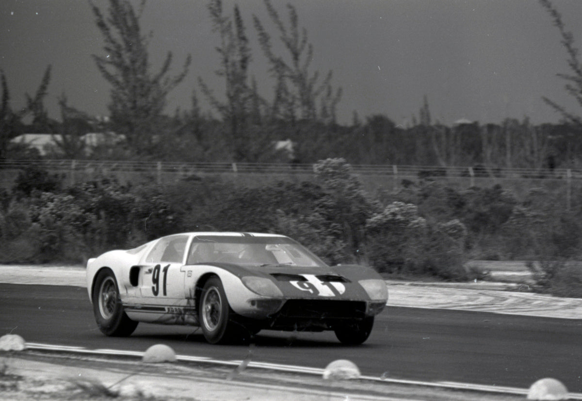 1964 Ford GT40 number 91 cornering — Nassau — 0064-0007