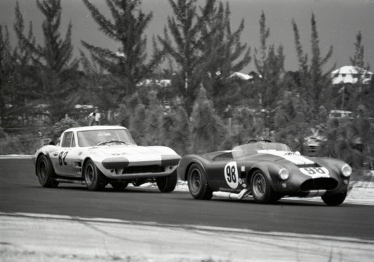 1964 Ford GT40 and Cobra racing — Nassau — 0064-0037