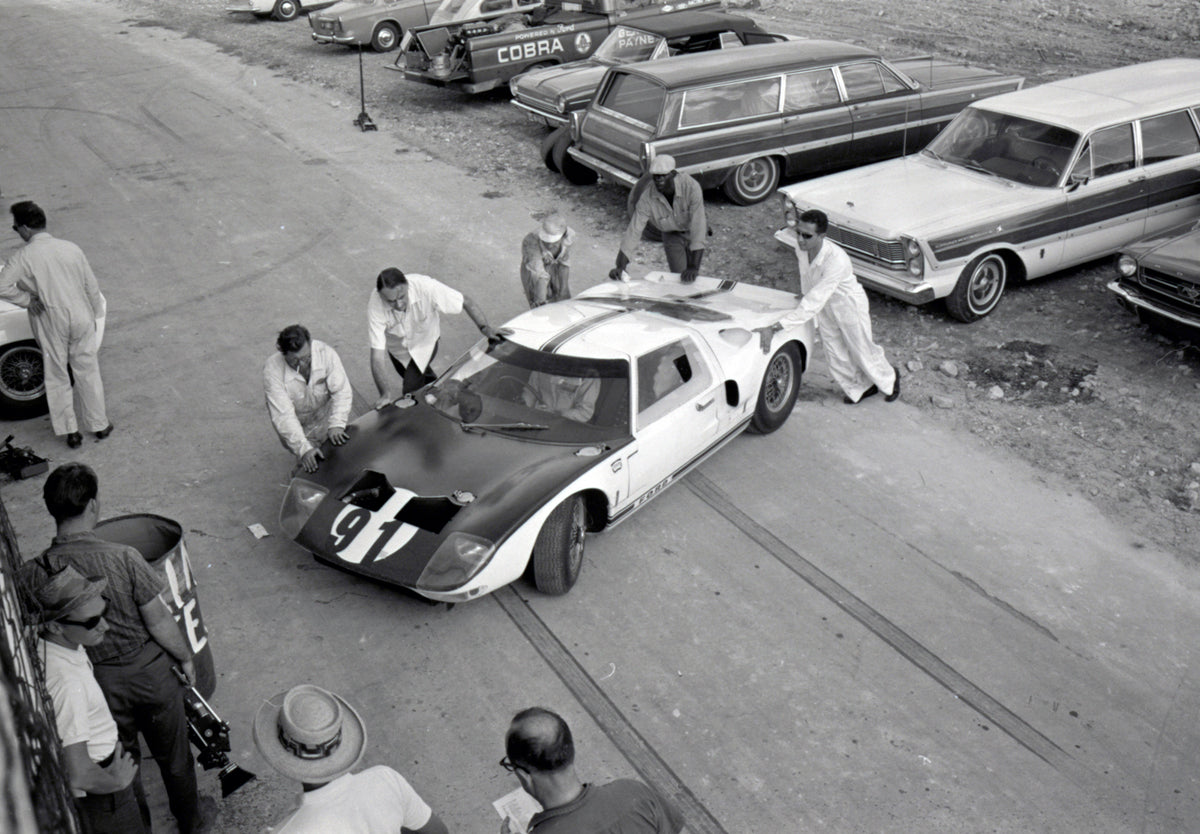 1964 Ford GT40 overhead paddock view — Nassau — 0064-0040
