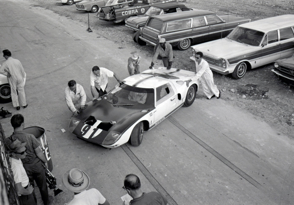 1964 Ford GT40 overhead paddock view — Nassau — 0064-0040