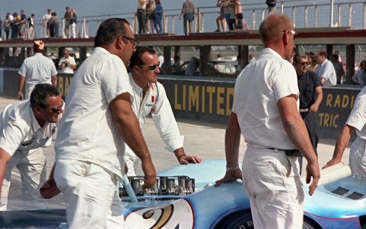 1965 Pit crew beside race car — Nassau — 0065-0016