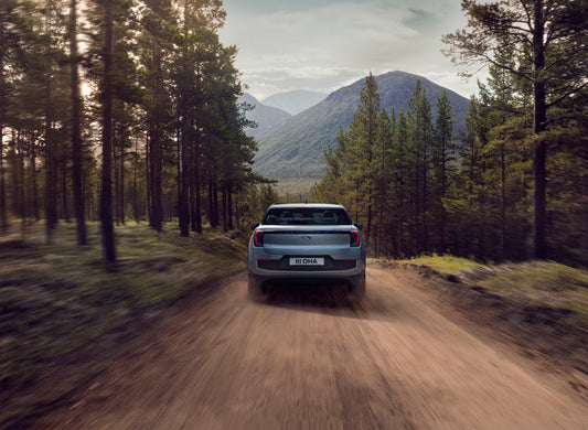 09 CX740S Ext Beauty Rear DeadOn Dynamic 0144-0176