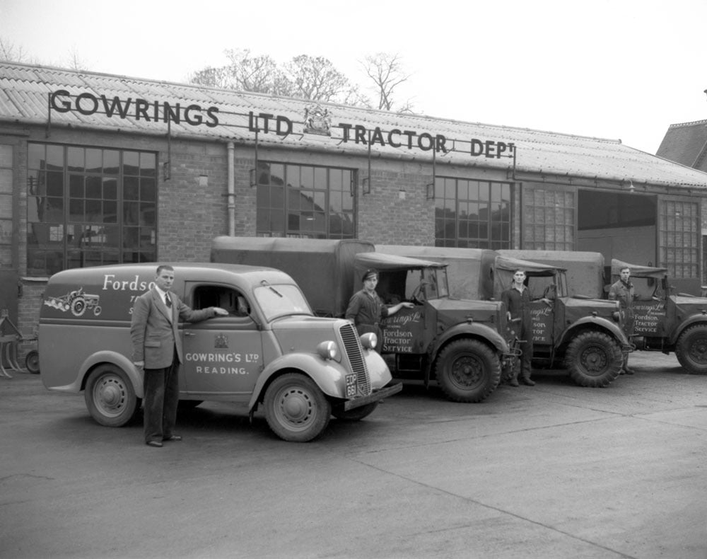 1953 Gowrings of Reading neg UK 74x46 0144-0580