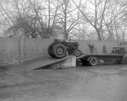 1953 Gowrings of Reading neg UK 74x64 0144-0582