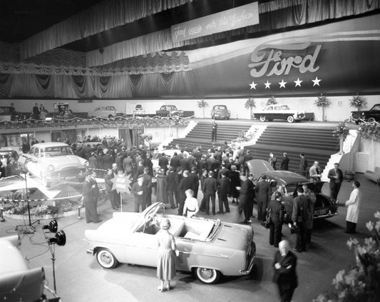 1956 Dealers & press at Harringay MK two neg UK 77x664 0144-0672