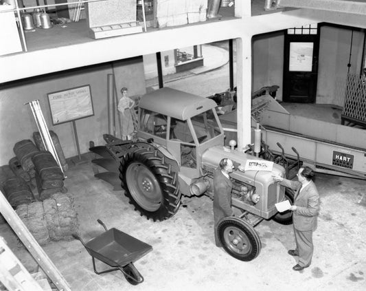 1956 Dealers premises at Boston Grattons neg UK 74x230 0144-0675