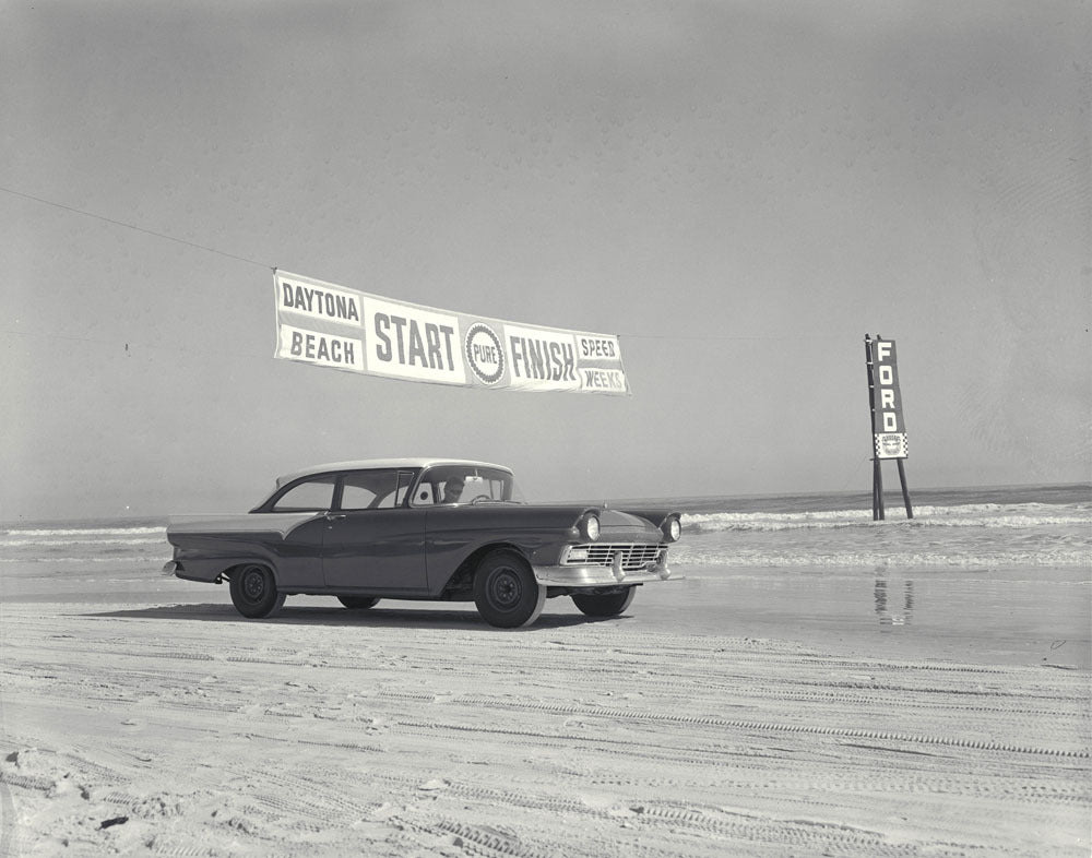 1957 NASCAR Daytona Beach Speed Week Florida Ford Custom making speed runs on the beach CD 1098 3282 4909 21 0144-0760