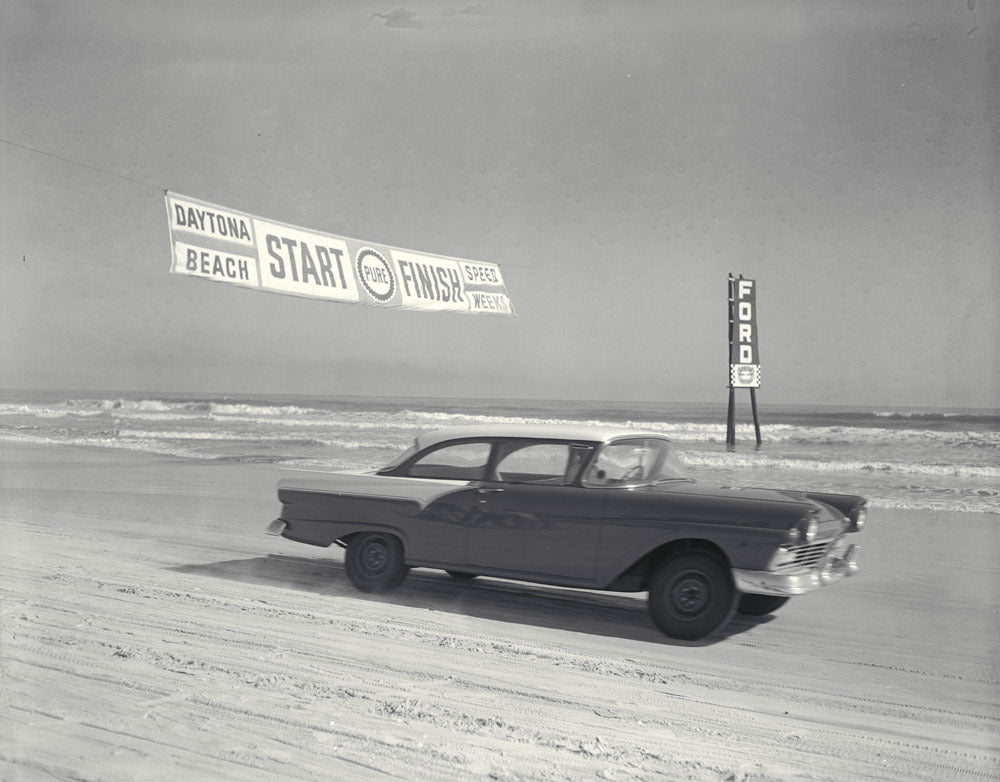 1957 NASCAR Daytona Beach Speed Week Florida Ford Custom making speed runs on the beach CD 1098 3282 4909 22 0144-0761