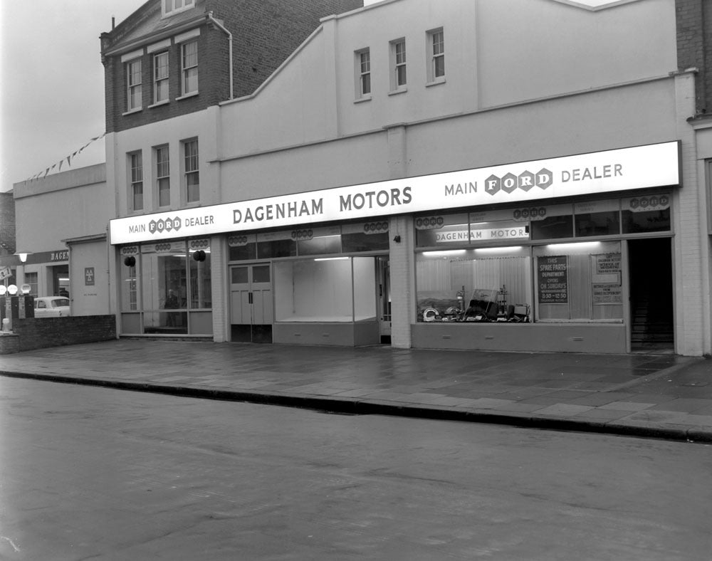 1960 Service facilities at dealers premises neg UK 74x549 0144-0820