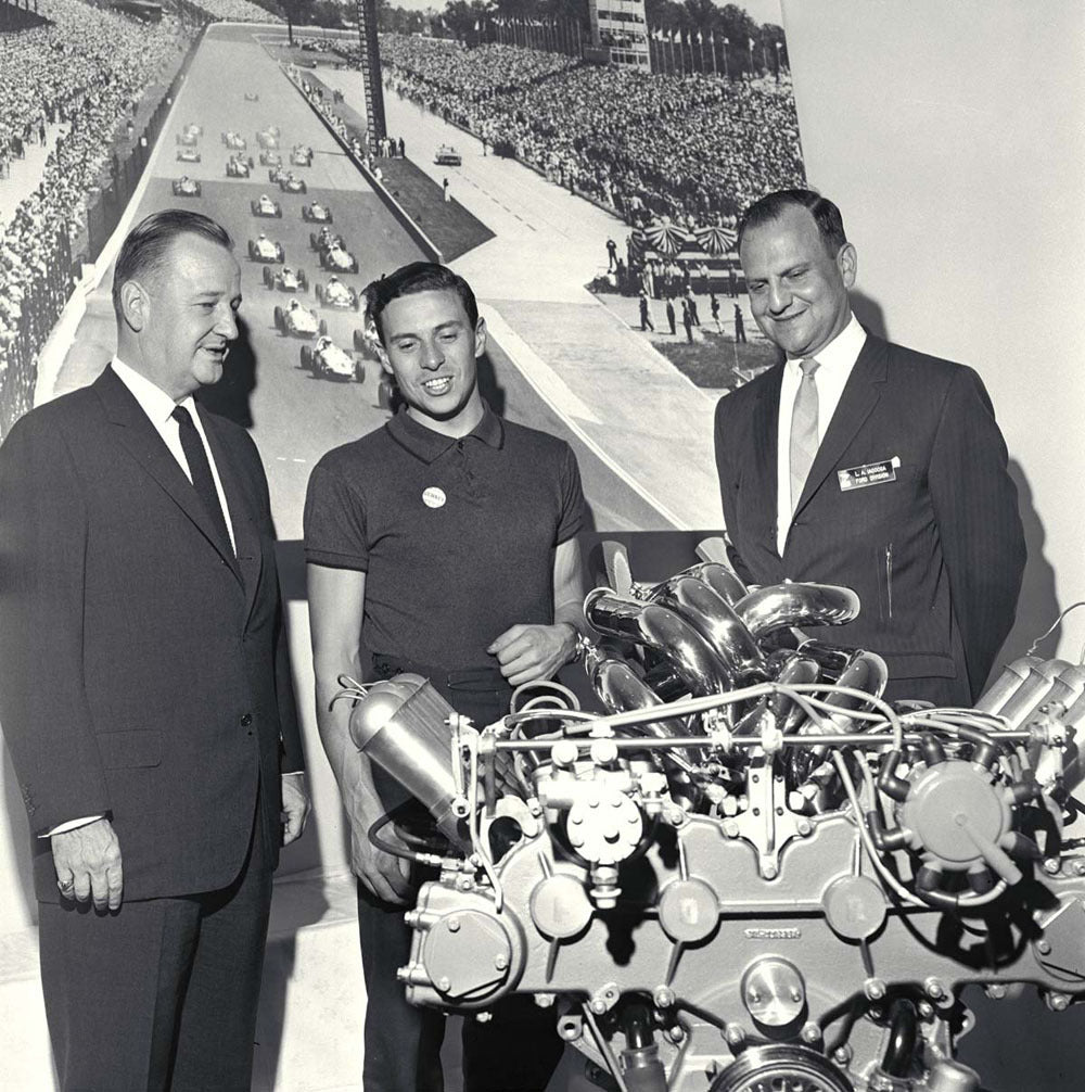 1964 Indianapolis 500 Pre race Indiana Benson Ford Jim Clark and Lee Iacocca with Ford DOHC Indy engine CD 0777 3292 1369 2 0144-0847