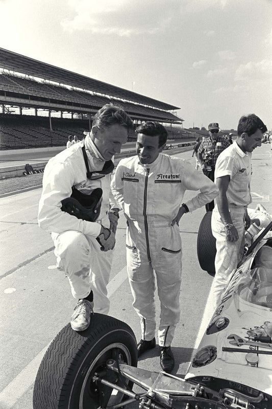 1965 Indianapolis 500 Indiana Dan Gurney (left) and Jim Clark (right) chat during practice CD 0554 3252 2846 16 0144-0877