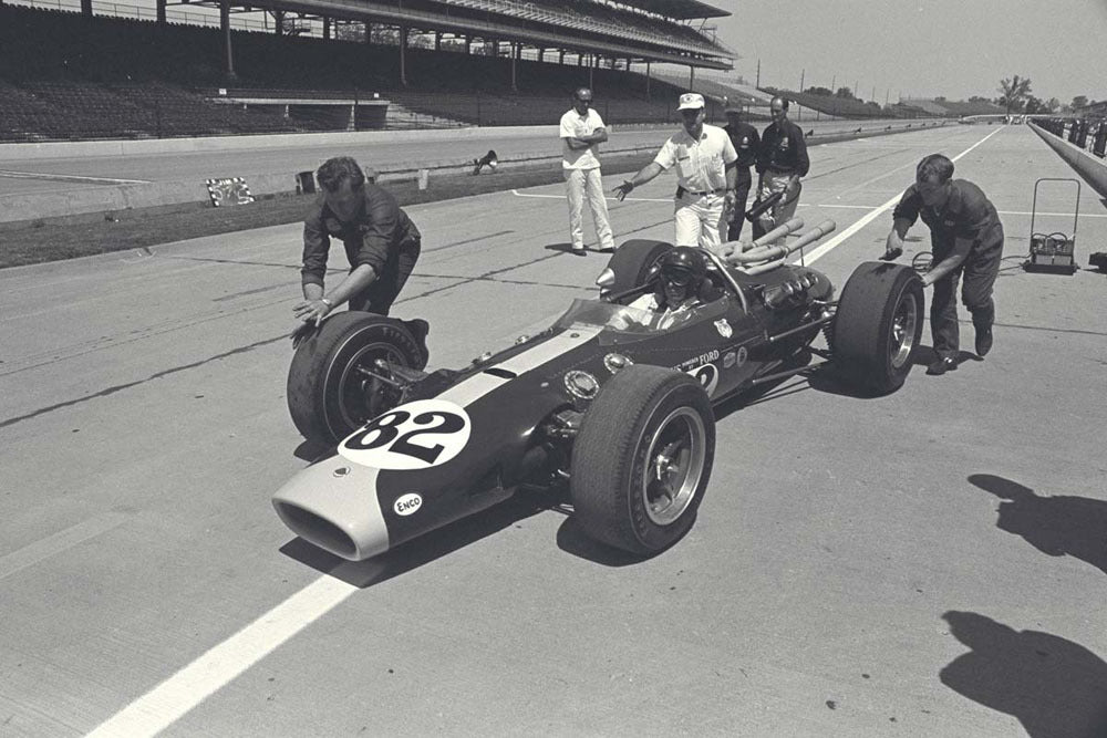 1965 Indianapolis 500 Indiana Jim Clark rolls out for practice CD 0554 3252 2846 20 0144-0902