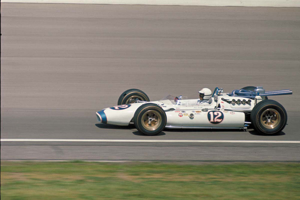 1965 Indianapolis 500 Indiana Mario Andretti in the Brawner Hawk from inside turn 1 CD 0777 3292 0895 26 0144-0910