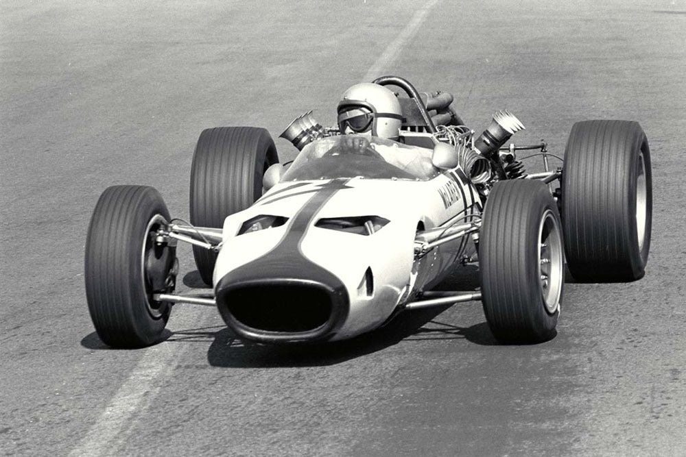 1966 Mexican Grand Prix Bruce McLaren in the McLaren M2B Ford car CD 0777 3292 0860 19 0144-0976