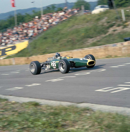 1967 Belgium Grand Prix Graham Hill at speed on the circuit in his Team Lotus Ford powered car CD 0777 3292 0624 4 0144-0980